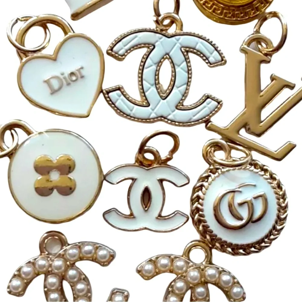 Luxury One Single Pendant Random Pull